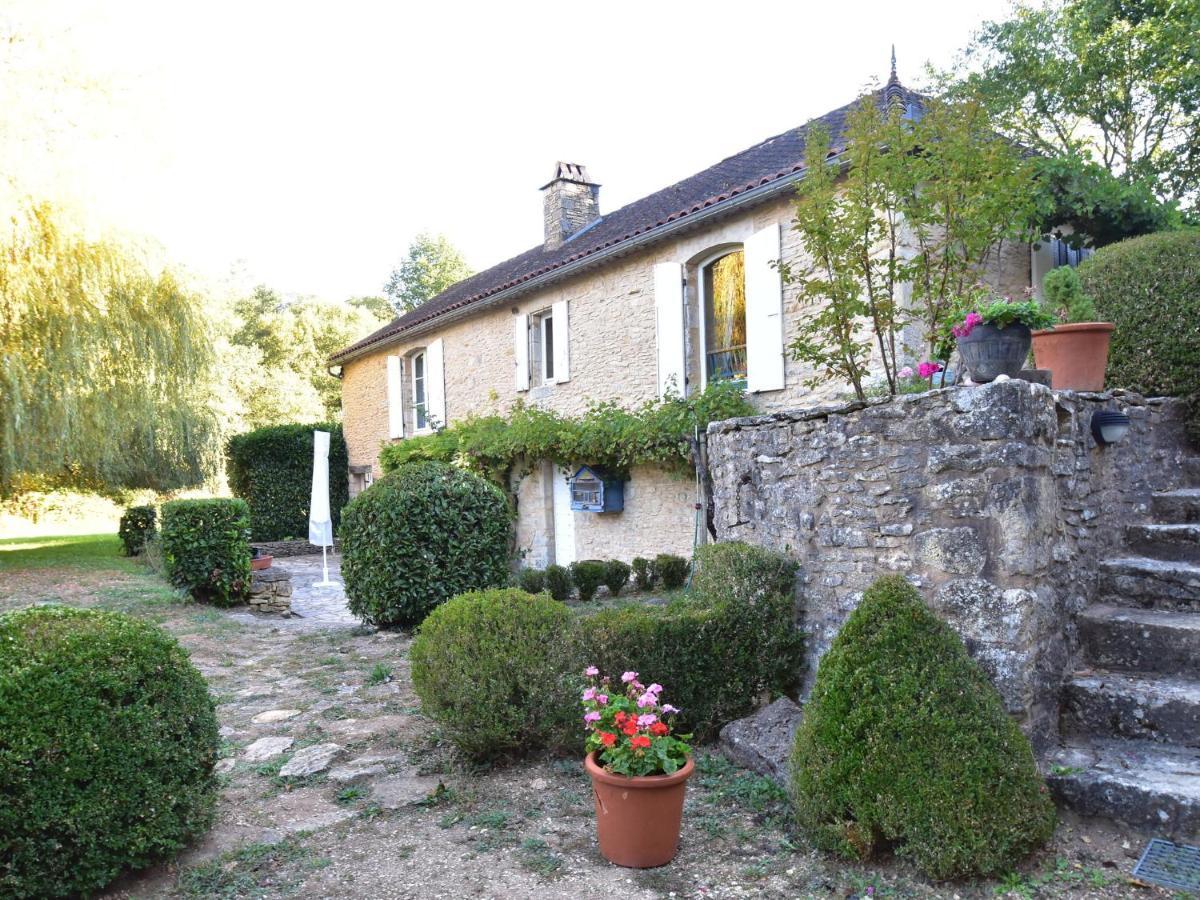 Cosy Holiday Home In Lantheuil With Garden Villefranche-du-Périgord エクステリア 写真