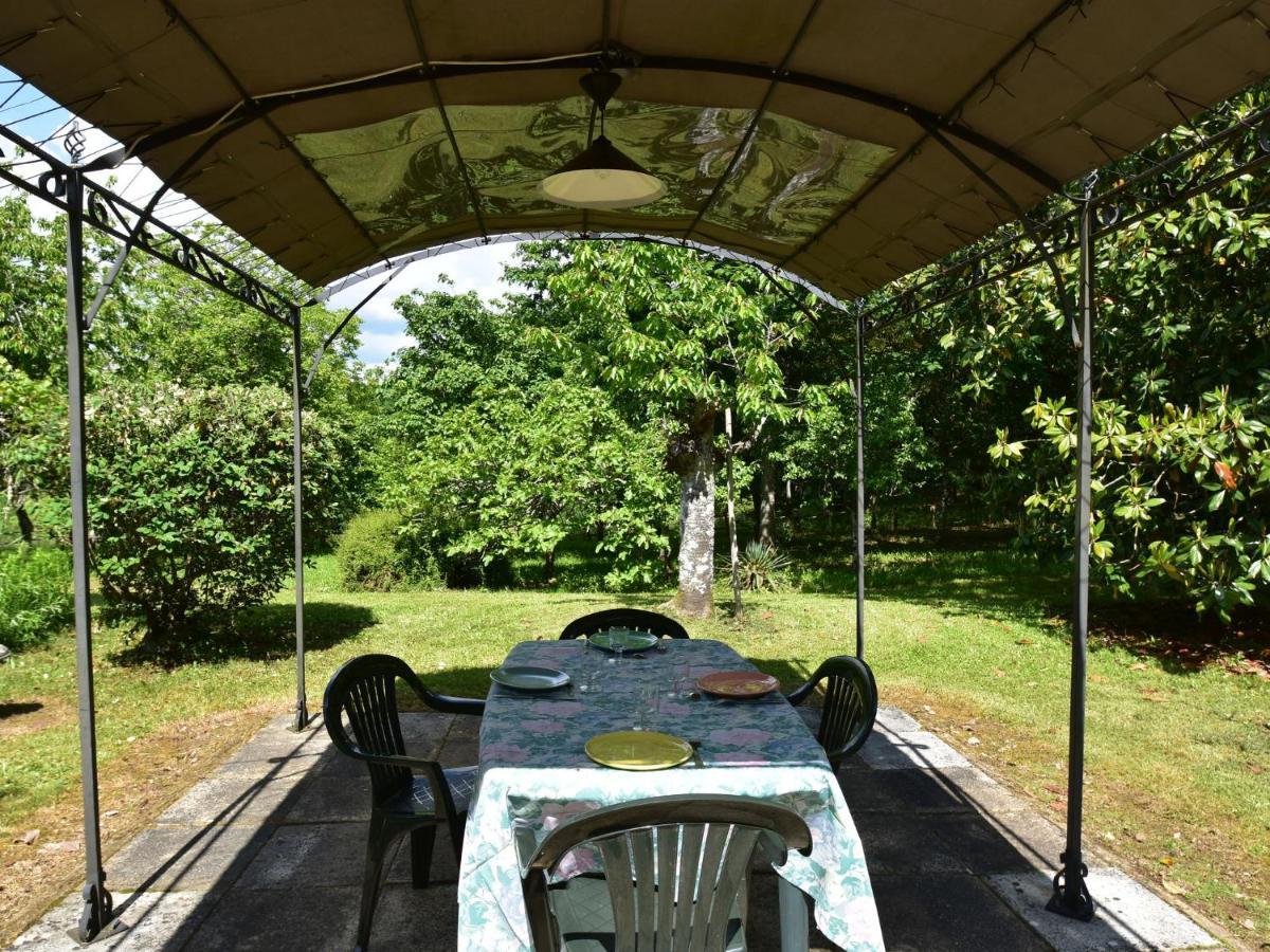 Cosy Holiday Home In Lantheuil With Garden Villefranche-du-Périgord エクステリア 写真