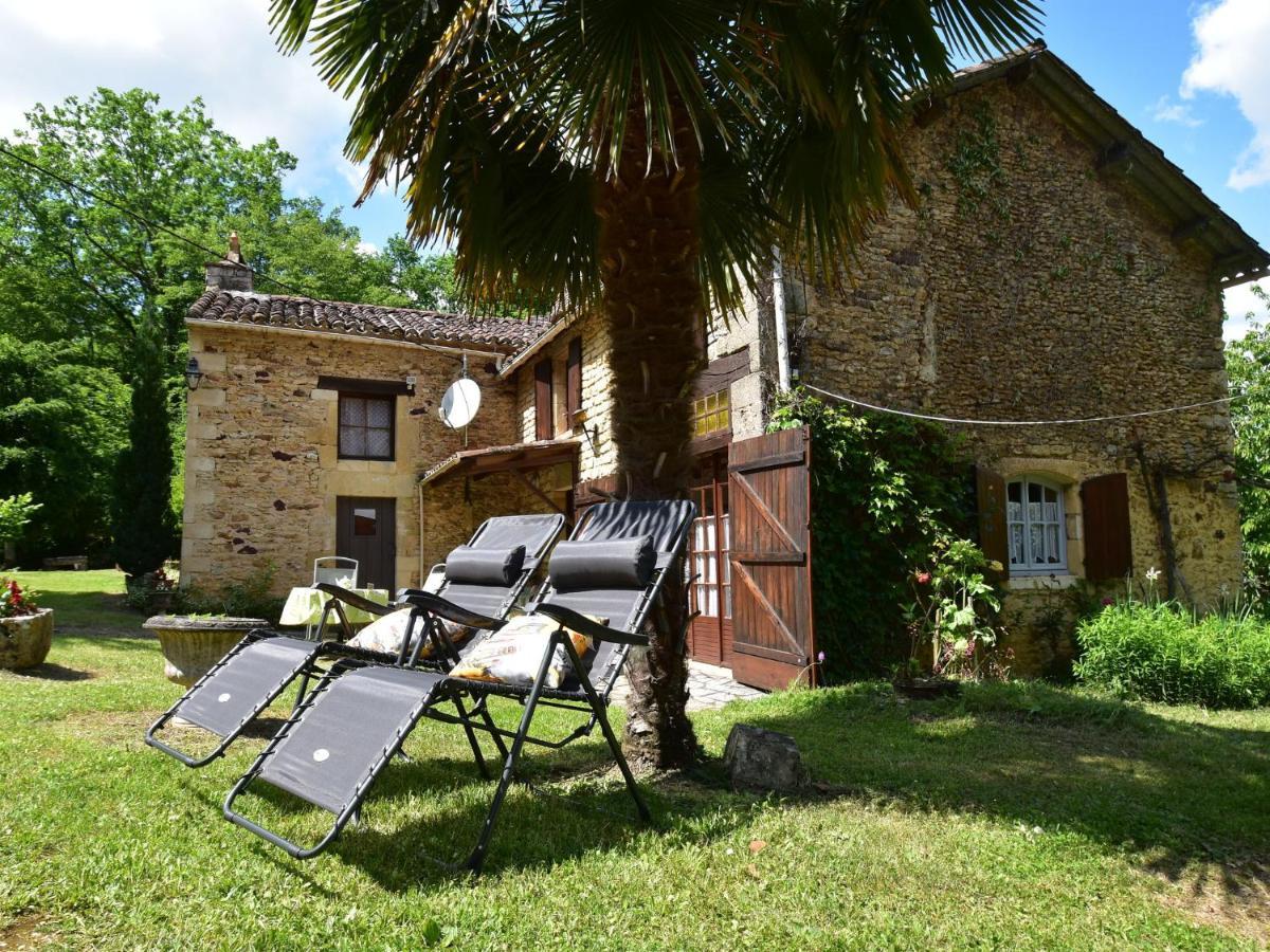 Cosy Holiday Home In Lantheuil With Garden Villefranche-du-Périgord エクステリア 写真