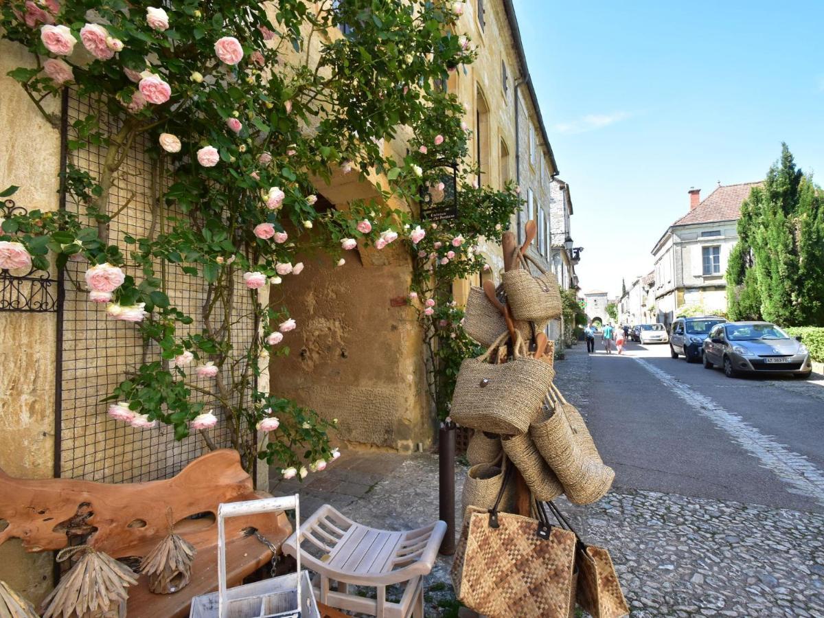 Cosy Holiday Home In Lantheuil With Garden Villefranche-du-Périgord エクステリア 写真