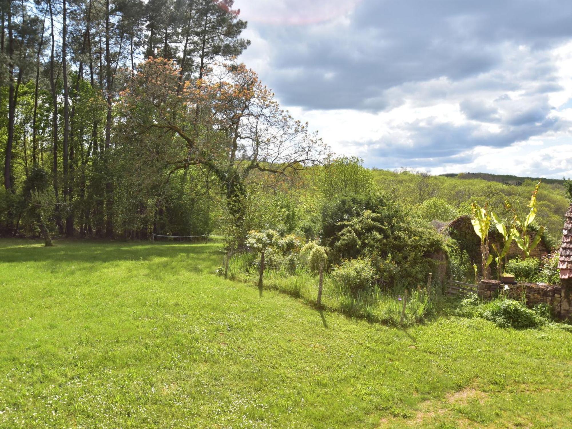 Cosy Holiday Home In Lantheuil With Garden Villefranche-du-Périgord エクステリア 写真